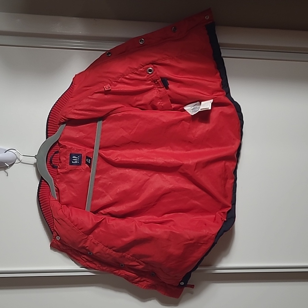 GAP Kids Red Puffer Vest (S/P 6-7) - Picture 4 of 4